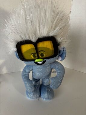 DreamWorks Trolls World Tour 14" Tiny Diamond Dances Raps Sound Music Plush Doll